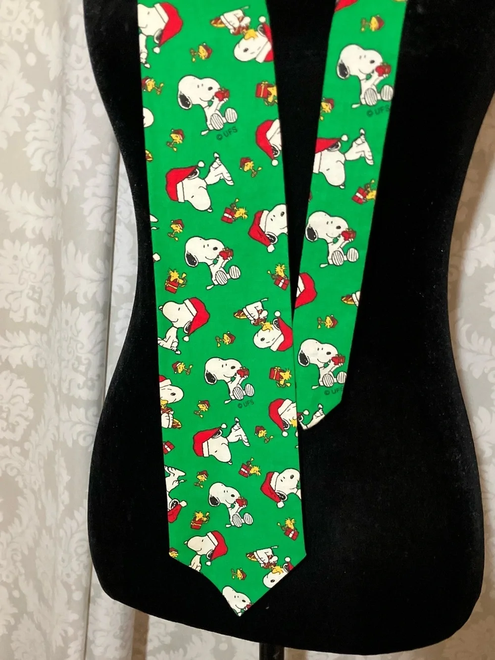 Snoopy Green Christmas Tie